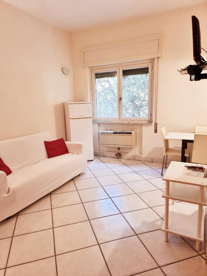 Reale Apartments Террачина Номер фото